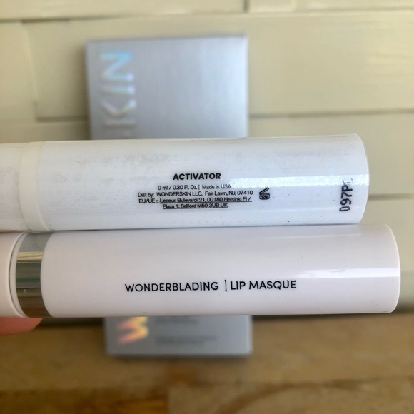 Wonderskin Lip Color Kit with Applicator (Shade Divine) - Picture 4 of 7